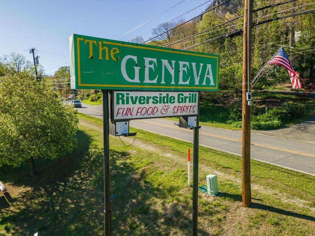 Geneva Hotel & Tiki Bar Chimney Rock Esterno foto